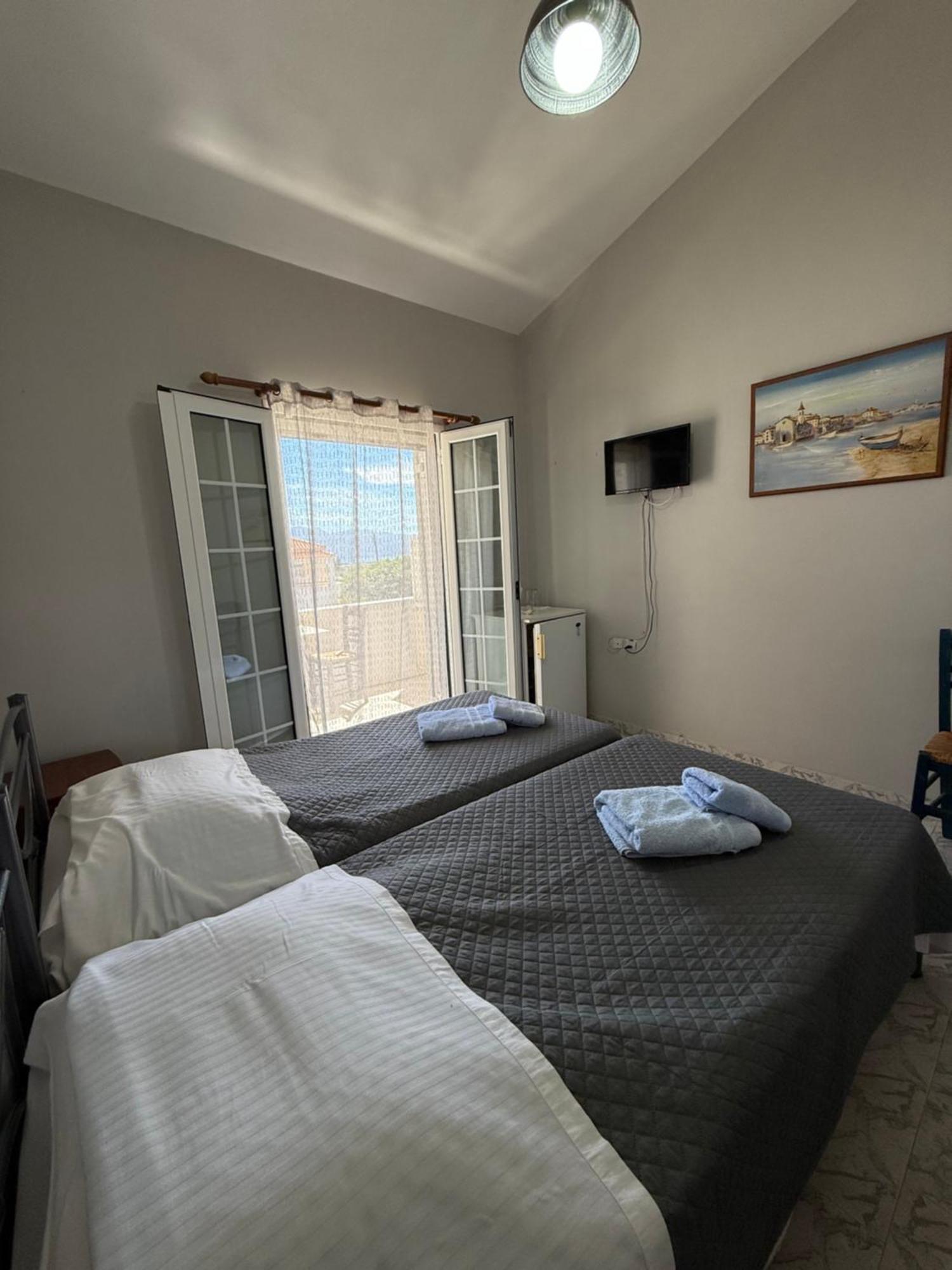 Vias Ξενοδοχείο Neápolis Εξωτερικό φωτογραφία